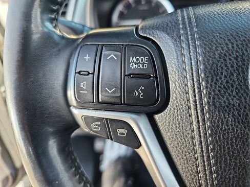 Used 2015 Toyota Highlander Plus image 11