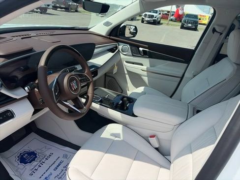 New 2026 Buick Enclave Avenir w/ Super Cruise Package FWD image 16