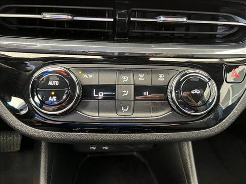 Used 2025 Buick Envista Sport Touring image 17