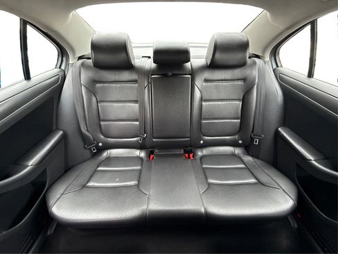 Used 2014 Volkswagen Jetta SE FWD image 24