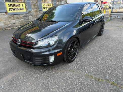 Used 2013 Volkswagen GTI Wolfsburg Edition FWD image 2