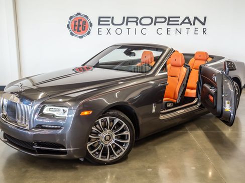 Used 2018 Rolls-Royce Dawn RWD image 7