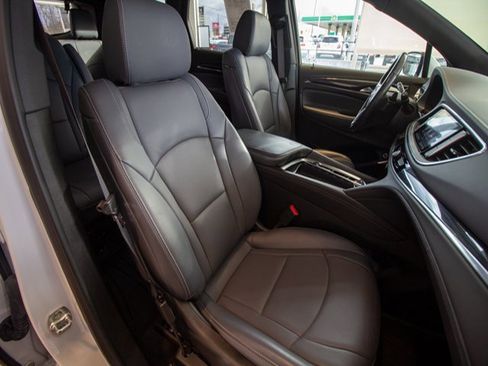 Used 2024 Buick Enclave Essence w/ Sport Touring Edition image 17