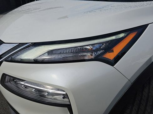 Used 2023 Nissan Rogue SV FWD image 60