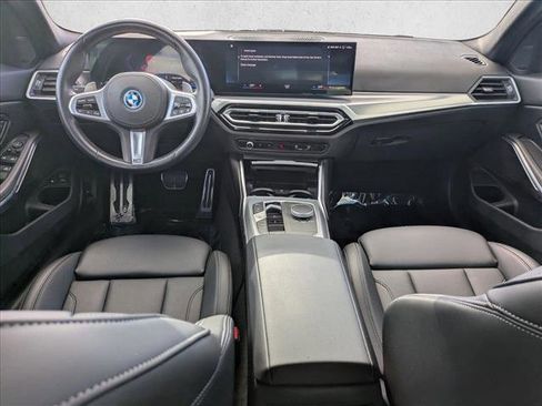 Used 2023 BMW 330e 330e w/ M Sport Package image 18