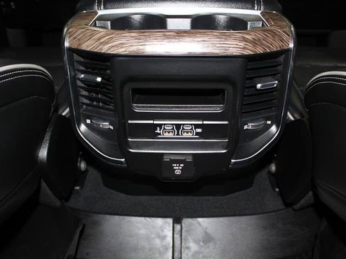 Used 2019 RAM 1500 Laramie AWD/4WD image 24