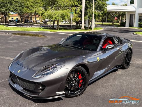Used 2018 Ferrari 812 Superfast RWD image 8