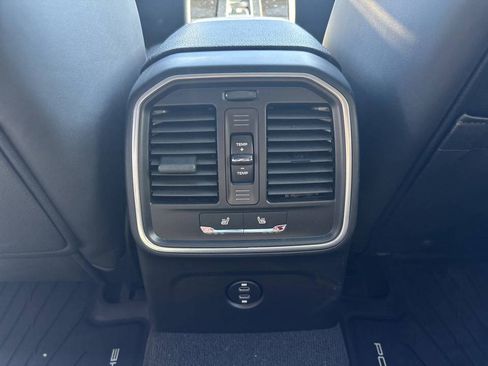 Certified 2026 Porsche Macan AWD/4WD image 22