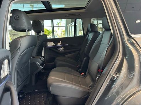 New 2026 Mercedes-Benz GLS 450 4MATIC image 16