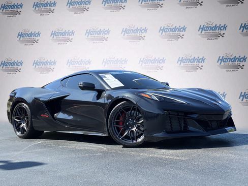 Used 2024 Chevrolet Corvette Z06 RWD image 2