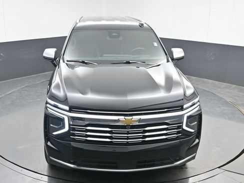 Used 2025 Chevrolet Suburban Premier AWD/4WD image 36