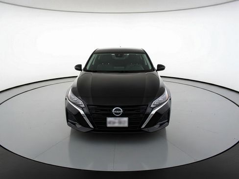 Used 2025 Nissan Altima 2.5 SV image 1