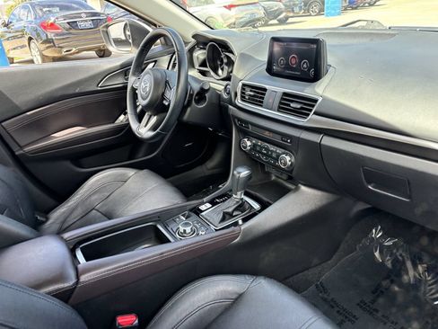 Used 2017 MAZDA MAZDA3 Grand Touring w/ Premium Equipment Package FWD image 10
