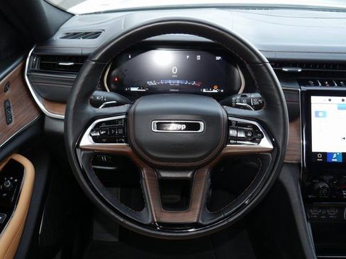 Used 2024 Jeep Grand Cherokee L Summit AWD/4WD image 19