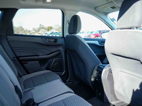 Used 2022 Ford Escape SE image 20