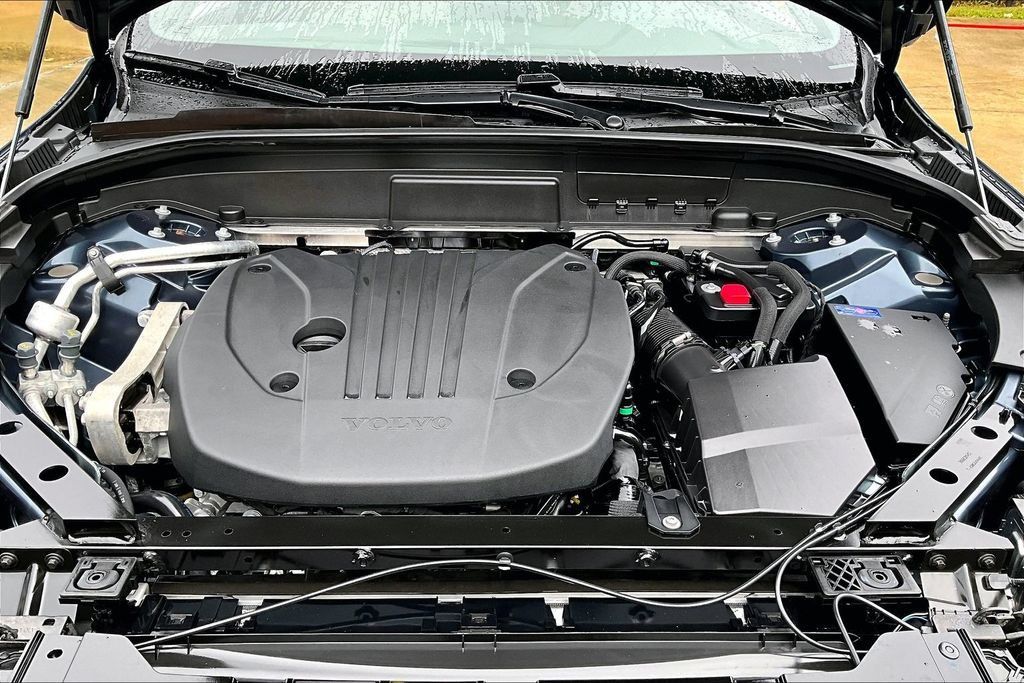 Certified 2026 Volvo XC60 B5 Plus AWD/4WD image 13
