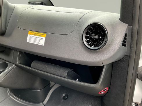 Used 2025 Mercedes-Benz Sprinter 2500 image 24