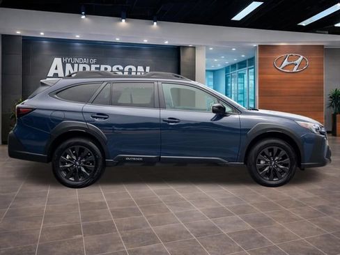 Used 2025 Subaru Outback Onyx Edition AWD/4WD image 17