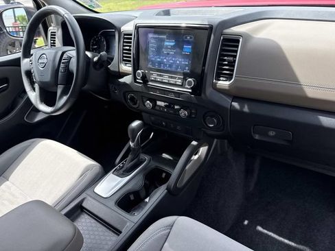 Used 2022 Nissan Frontier SV w/ Technology Package AWD/4WD image 12