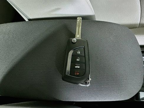 Used 2021 Toyota Corolla LE FWD image 37