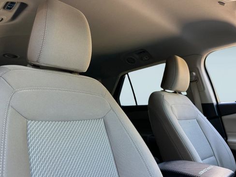 Used 2022 Ford Explorer XLT image 25