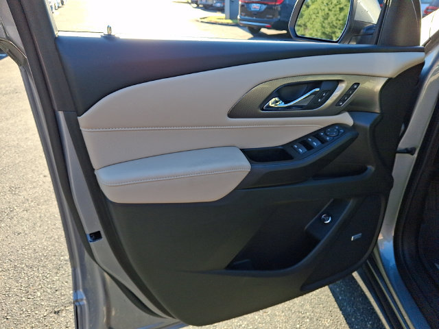 Used 2023 Chevrolet Traverse Premier w/ LPO, Floor Liner Package FWD image 12