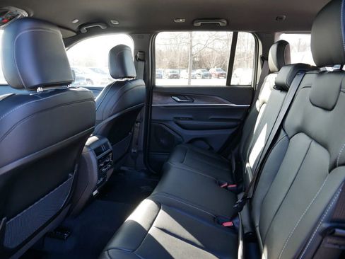 New 2025 Jeep Grand Cherokee Limited image 28