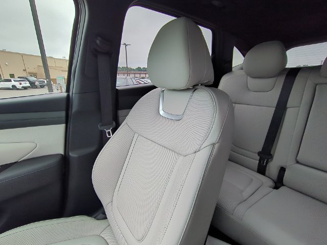 Certified 2025 Hyundai Tucson Limited AWD/4WD image 13