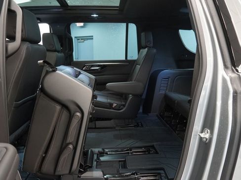 New 2026 Chevrolet Suburban High Country AWD/4WD image 30