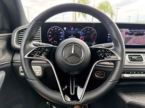 Used 2025 Mercedes-Benz GLS 450 4MATIC image 30