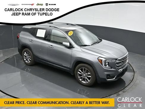 Used 2023 GMC Terrain SLT w/ LPO, Floor Liner Package AWD/4WD image 50