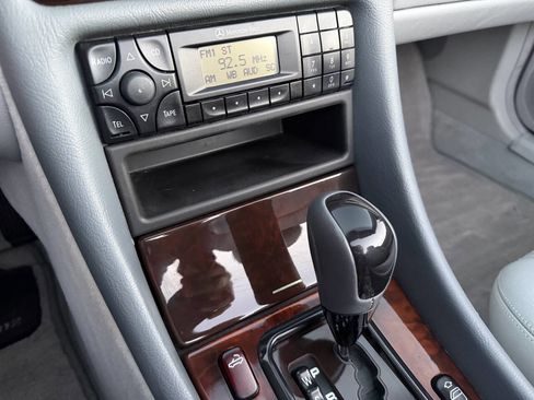 Used 2003 Mercedes-Benz CLK 320 Cabriolet image 34