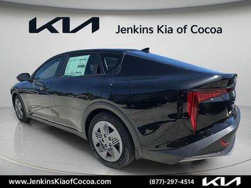 New 2026 Kia K4 FWD image 8