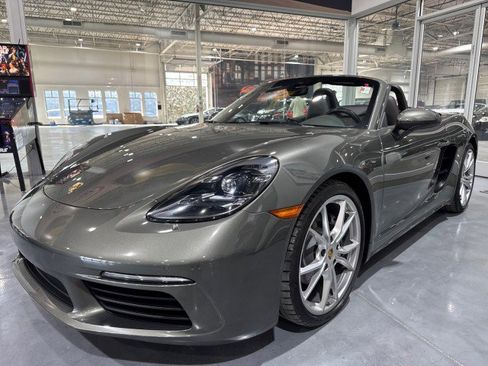Used 2021 Porsche 718 Boxster image 22