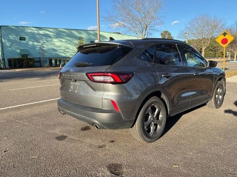 Used 2025 Ford Escape ST-Line image 3