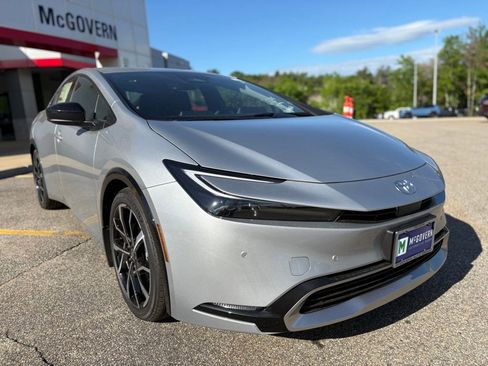 New 2026 Toyota Prius Plug-In Hybrid FWD image 7