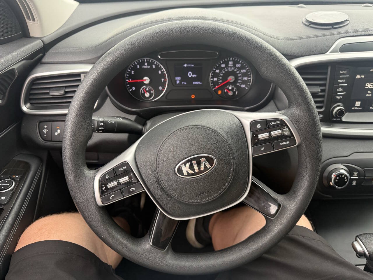 Used 2020 Kia Sorento LX FWD image 21