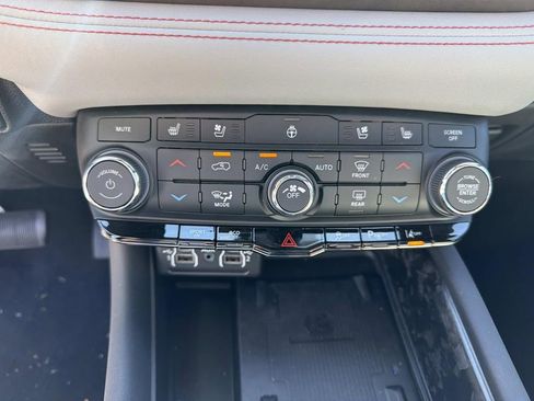 Used 2023 Dodge Durango R/T image 37