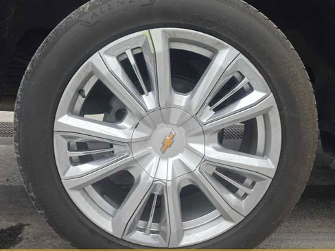 Used 2022 Chevrolet Silverado 1500 High Country w/ High Country Premium Package image 5