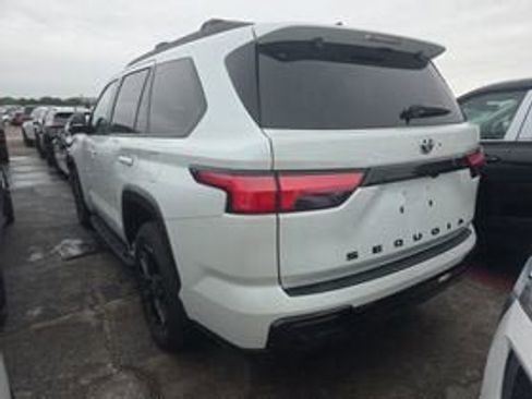 Used 2025 Toyota Sequoia Limited AWD/4WD image 4