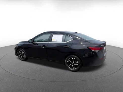 Used 2025 Nissan Sentra SV FWD image 10
