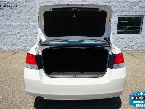 Used 2011 Subaru Legacy 2.5i Limited w/ Appearance Package 1H AWD/4WD image 16