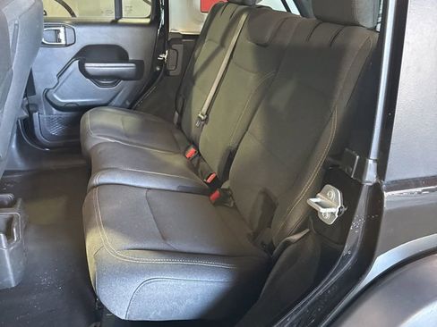 Used 2024 Jeep Wrangler Sport S image 19