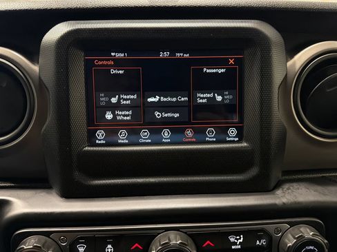 Used 2021 Jeep Gladiator Sport AWD/4WD image 8