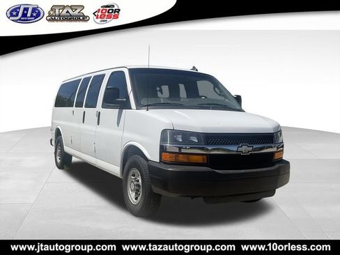 Used 2016 Chevrolet Express 3500 LT w/ LT Preferred Equipment Group RWD image 1