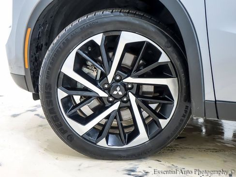 Used 2023 Mitsubishi Outlander SE AWD/4WD image 12