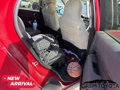 Used 2017 Land Rover Discovery HSE image 17