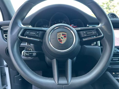 Certified 2025 Porsche Macan image 25
