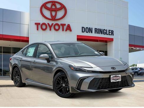 Used 2026 Toyota Camry SE w/ Multimedia Upgrade Package FWD image 1