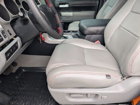 Used 2008 Toyota Tundra 4x4 CrewMax image 5